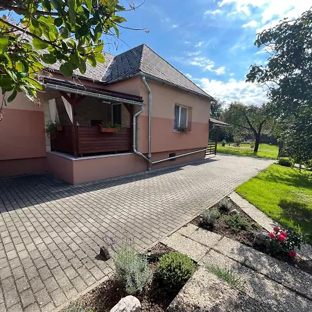 Levendula Vendeghaz Holiday home Bakonybel